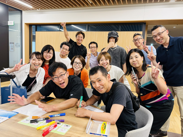 LIFE Labの仲間が集う様子